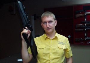 Олег взял самую модную пушку и убил всех белок выстрелом в глаз.